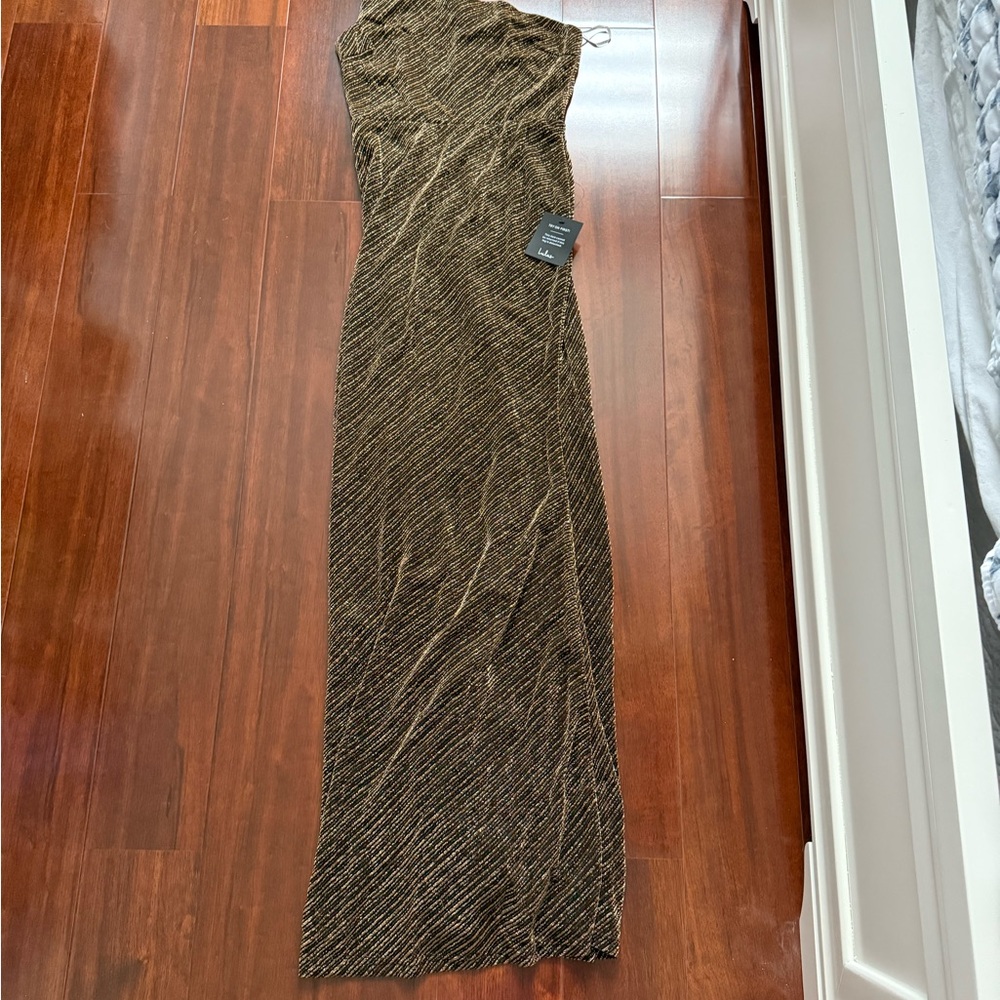 Lulu's Green One Shoulder Sleeveless Cocktail Gown